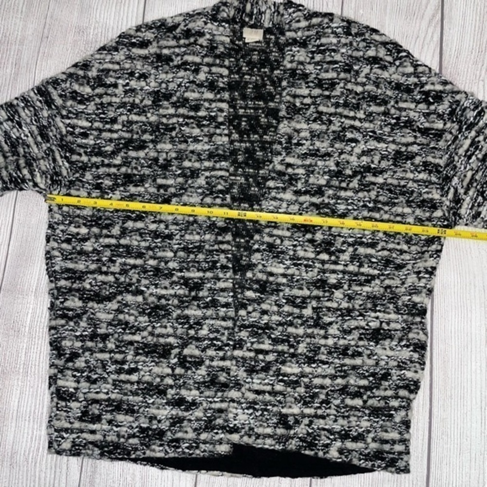 H&M Women’s Cardigan Open Front Black & White Wool Blend Nubby Sweater Size Med - Picture 10 of 11